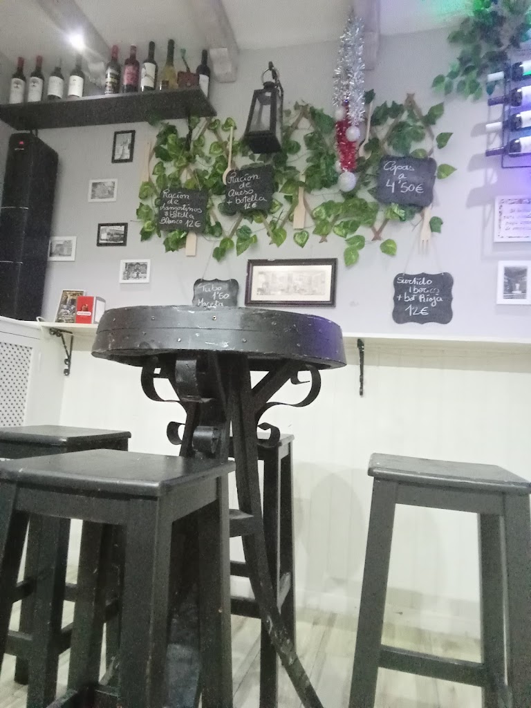 La Lola puerto real Marina — Ambiente
