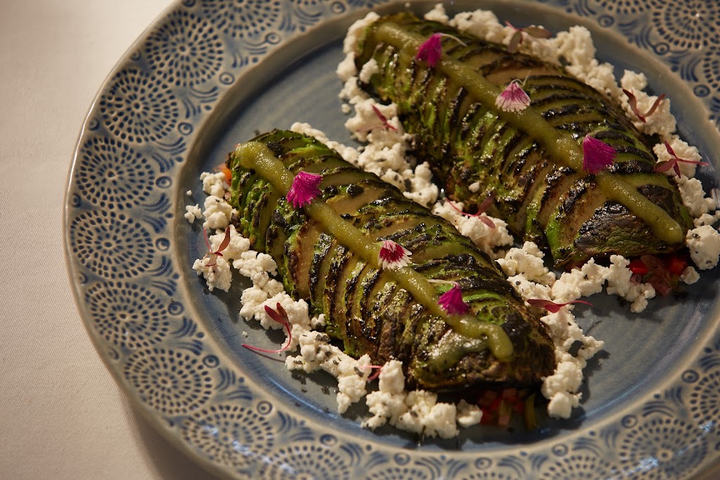 Sante Restaurante Vinos — Comida y bebida