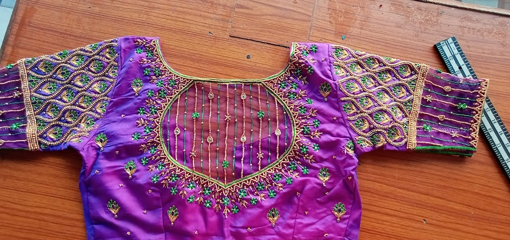 Sri Saai Kohi Ladies Disigner Beauty Parlour Bridal Studio Makeup Artist Training Institute Ari Work Embroidery Design