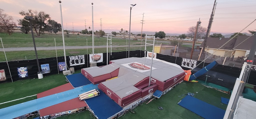  Vaulter Club