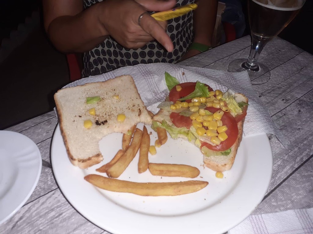 La Fresca Jardinillos Municipales — Comida y bebida