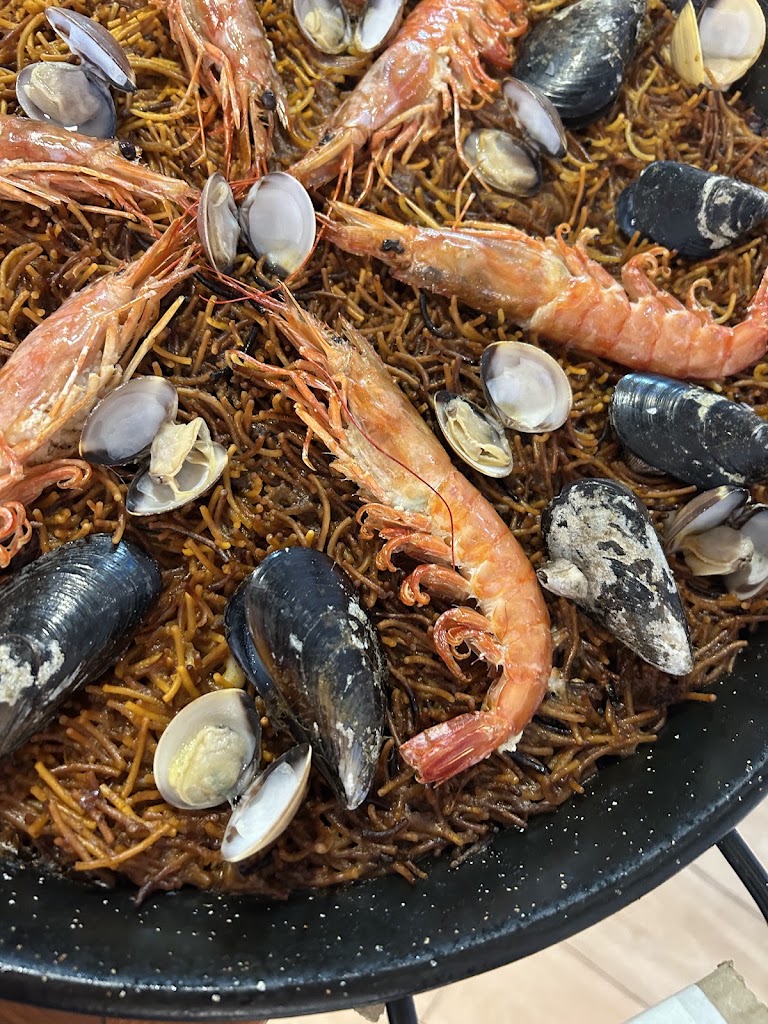 La Cuineta — Comida y bebida