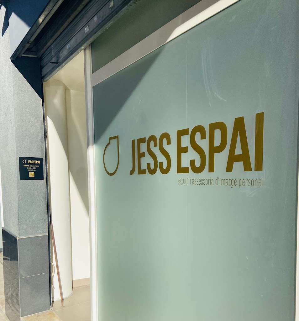 Jess espai /centro de estetica avanzada especializado en micropigmentacion de cejas,