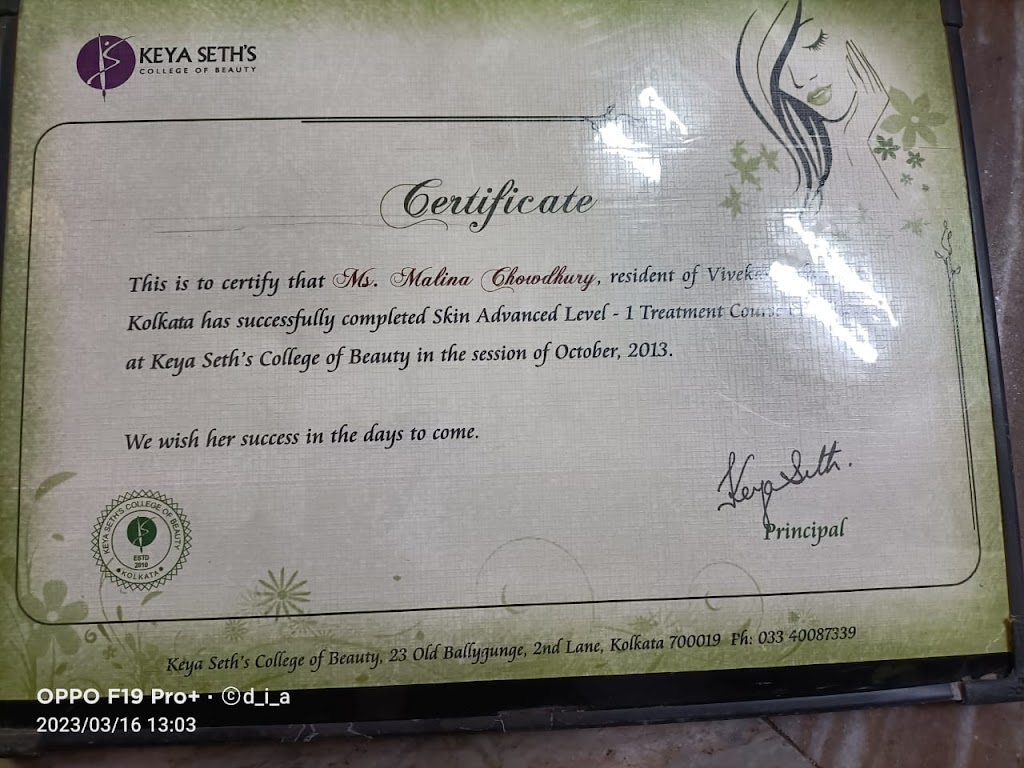 The World Ladies Beauty Parlour And Dolly S Makeover