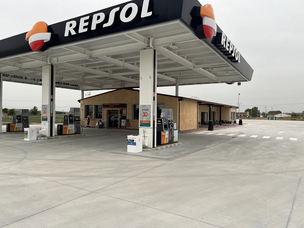 Estacion de Servicio Repsol — Exterior