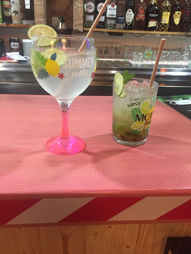 Taberna de la tita — Comida y bebida