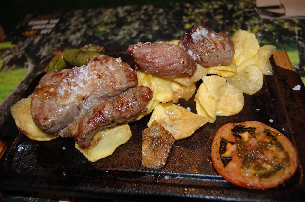 Braseria Las Delicias del Iberico — Comida y bebida