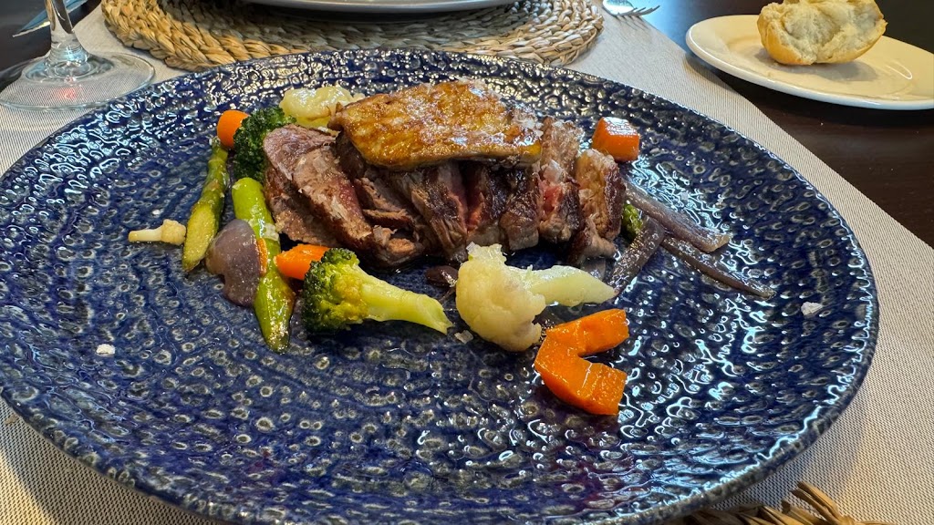 Restaurante La Encomienda — Comida y bebida