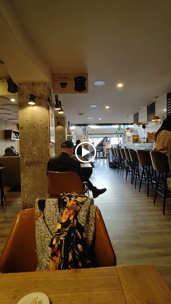 Vitruvia Cafe — Videos