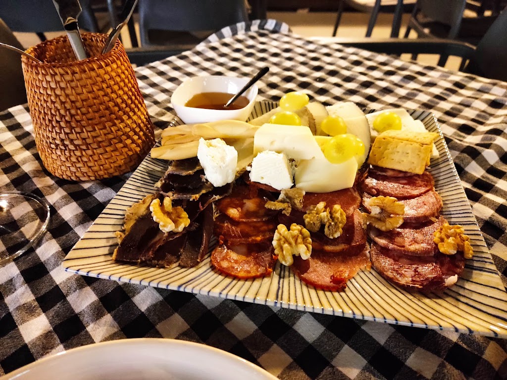 A Bailona Gastrobar — Comida y bebida