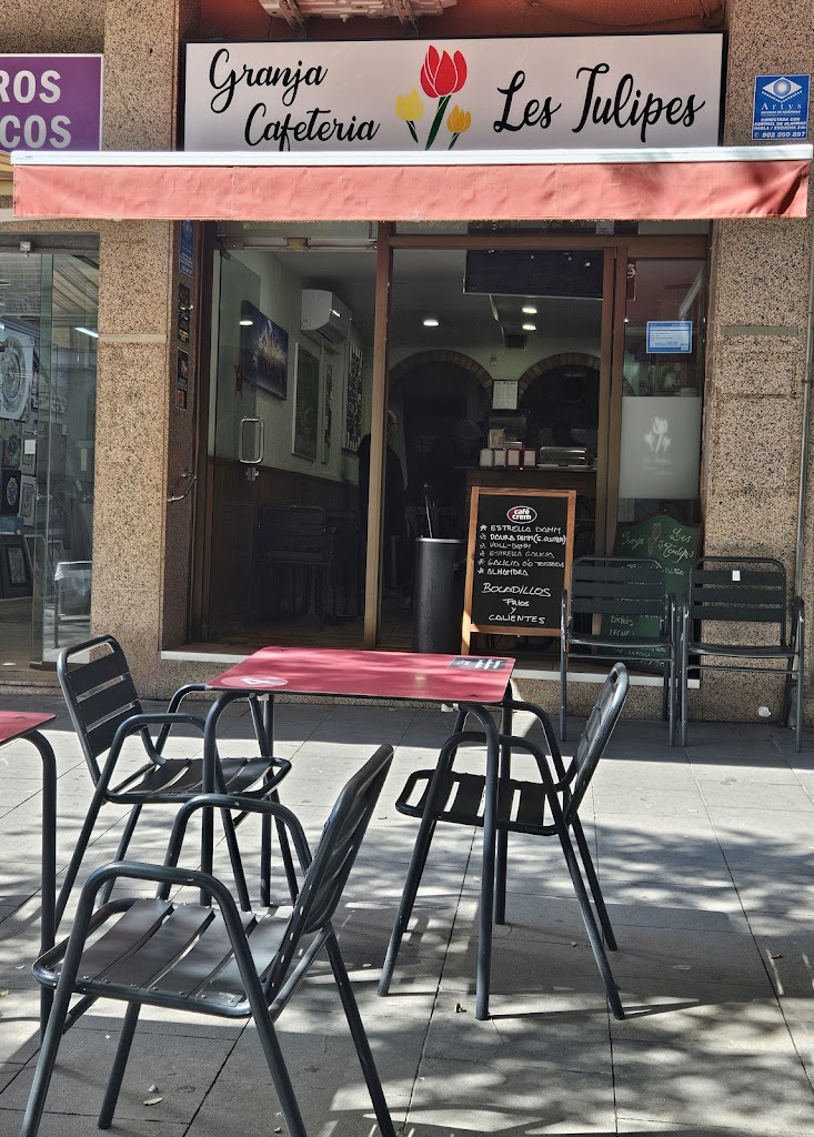 Granja Cafeteria les Tulipes