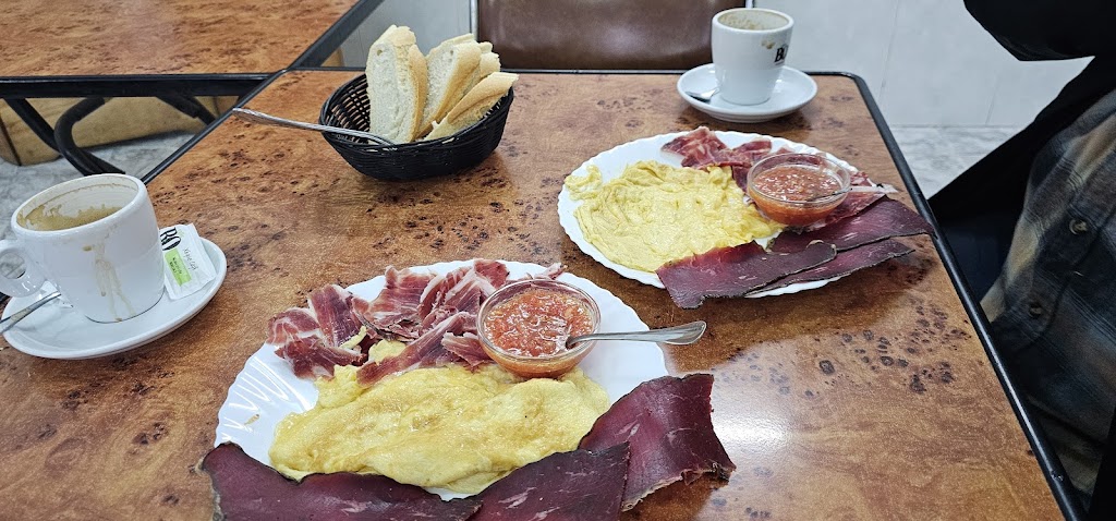 Cafeteria y Asociacion de Jubilados Vinaros (Lopez Doriga)