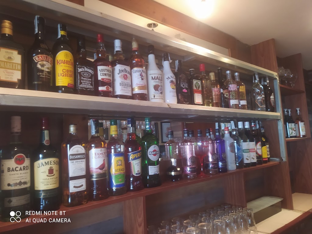 The Green Un Daneku Sports Bar — Del propietario