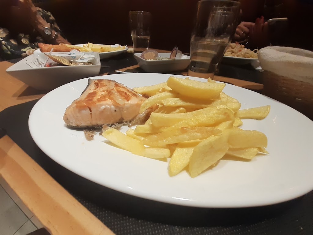 Cerveceria Bodego — Comida y bebida
