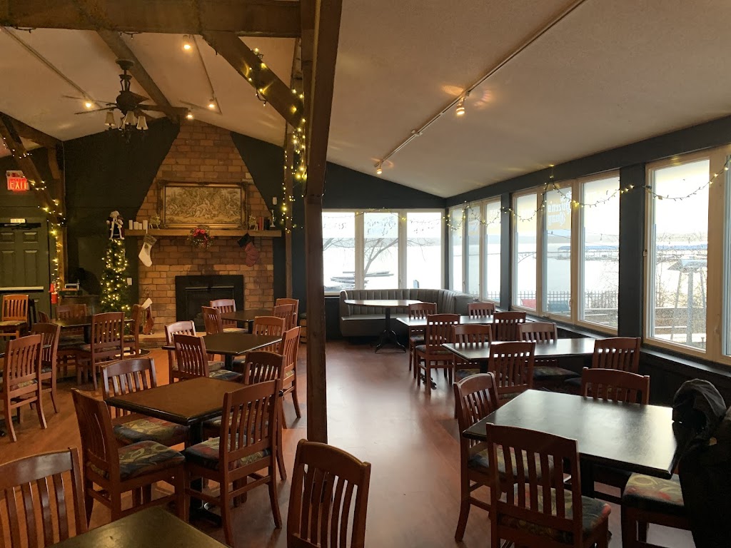 The Queen's Quay British Pub And Restaurant