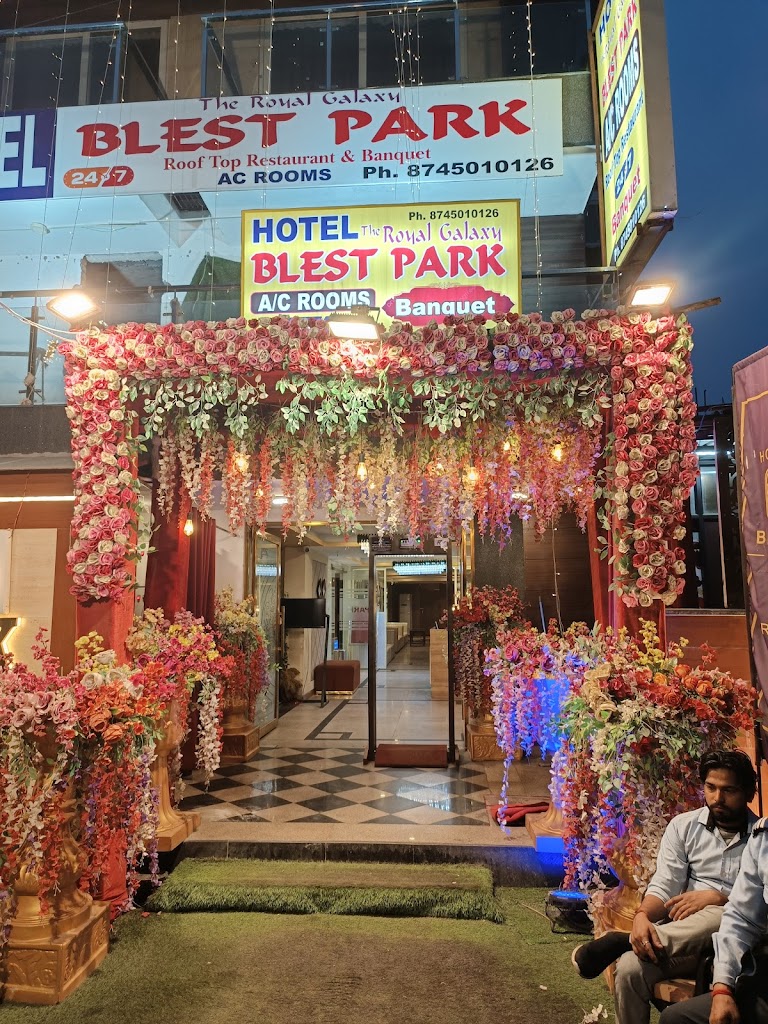 Hotel The Royal Galaxy Blest Park