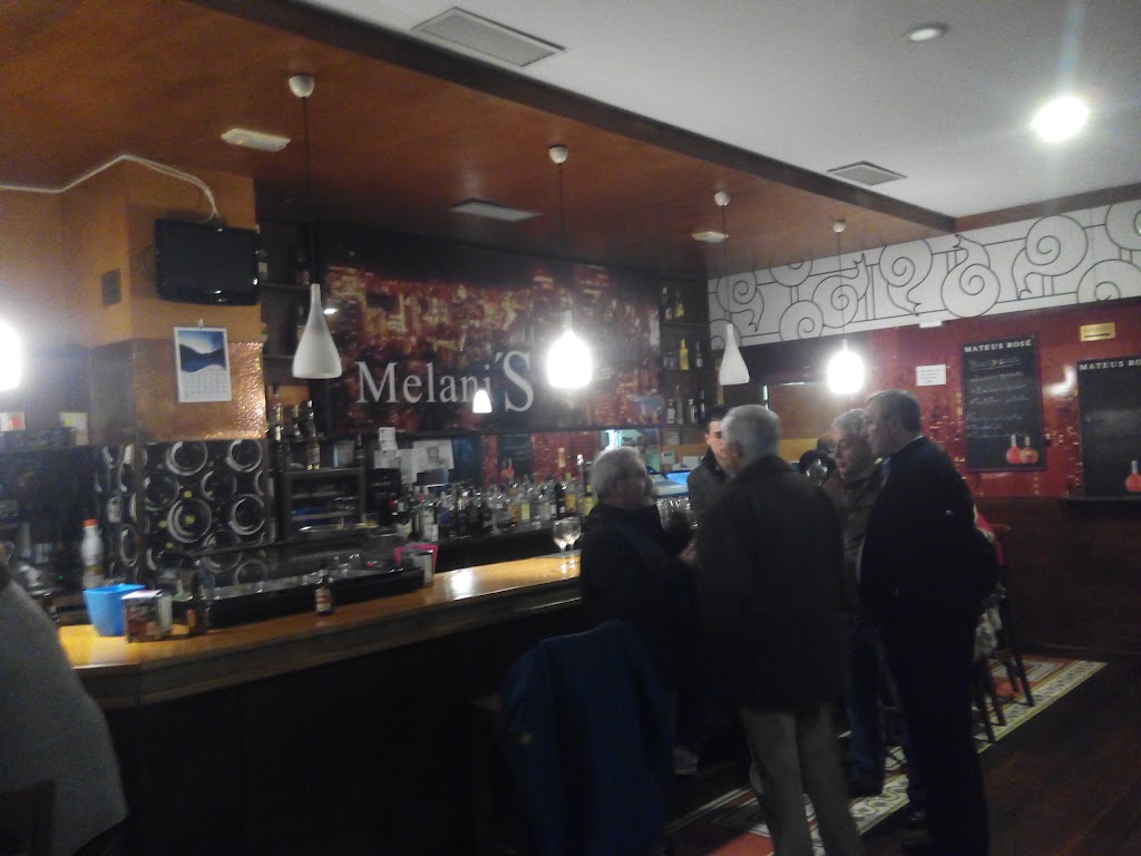 Melani's Bar — Ambiente