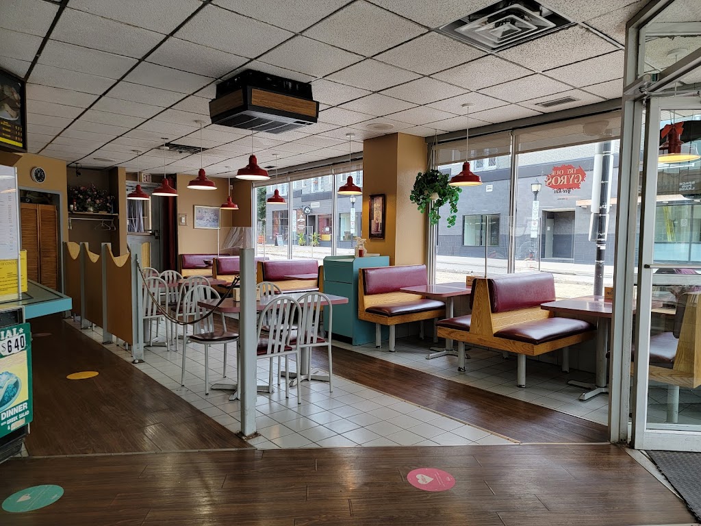 Slices Family Restaurant in Kitchener