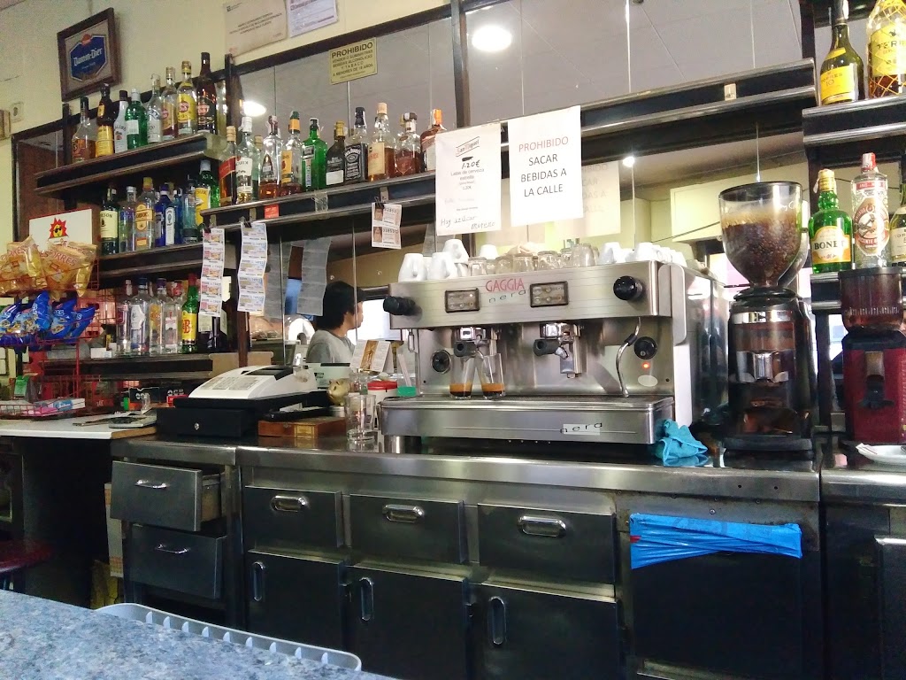 Bar Restaurant La Cantonada — Ambiente