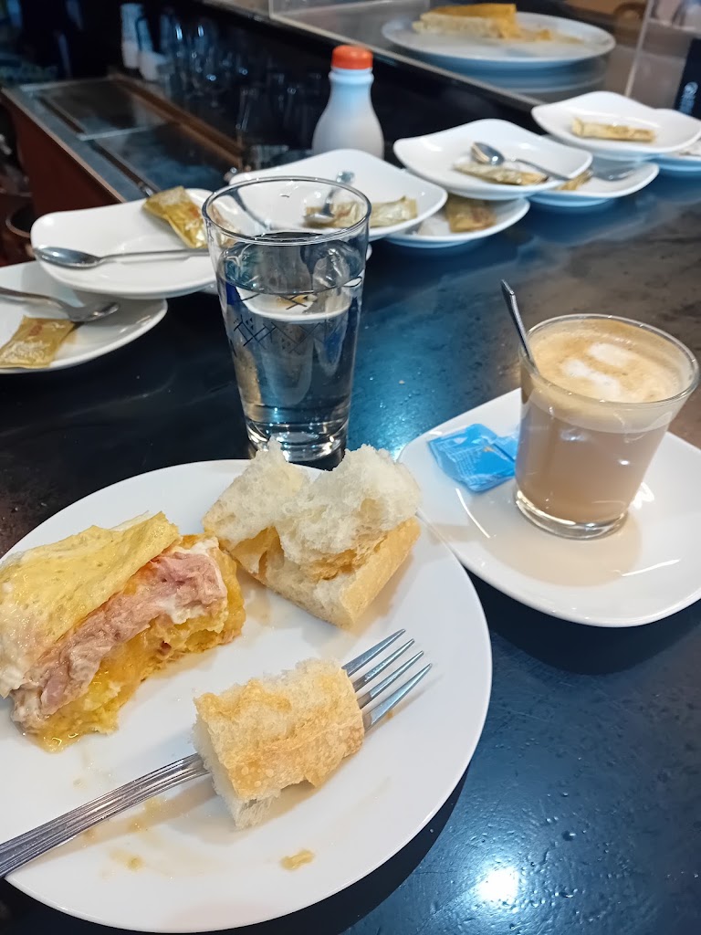 Bar La Brana — Comida y bebida