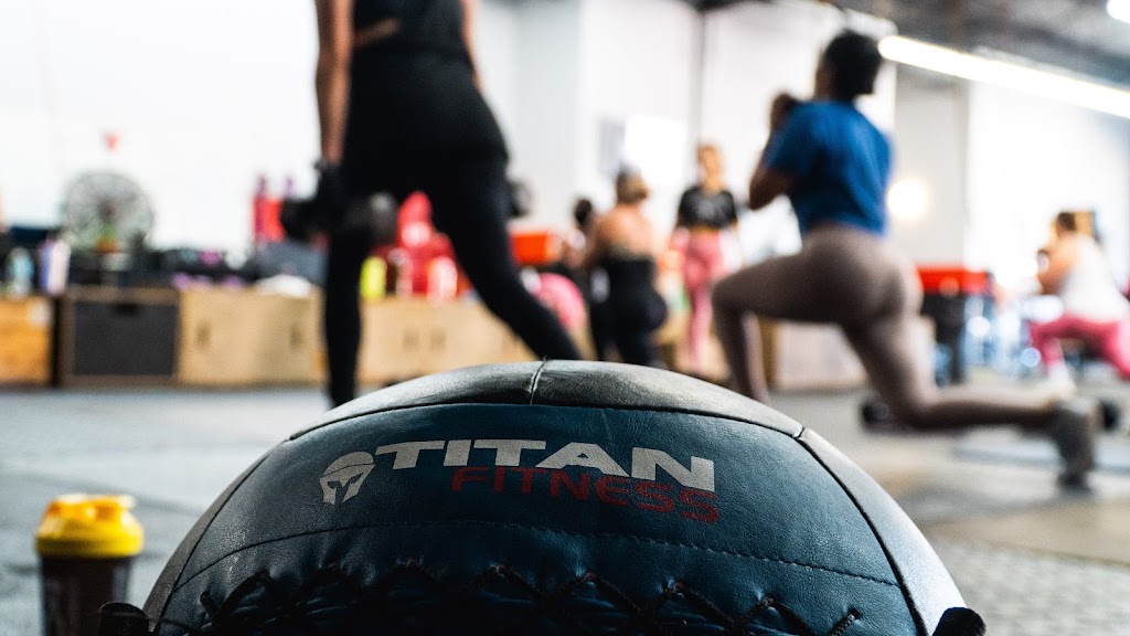  Titan Fitness