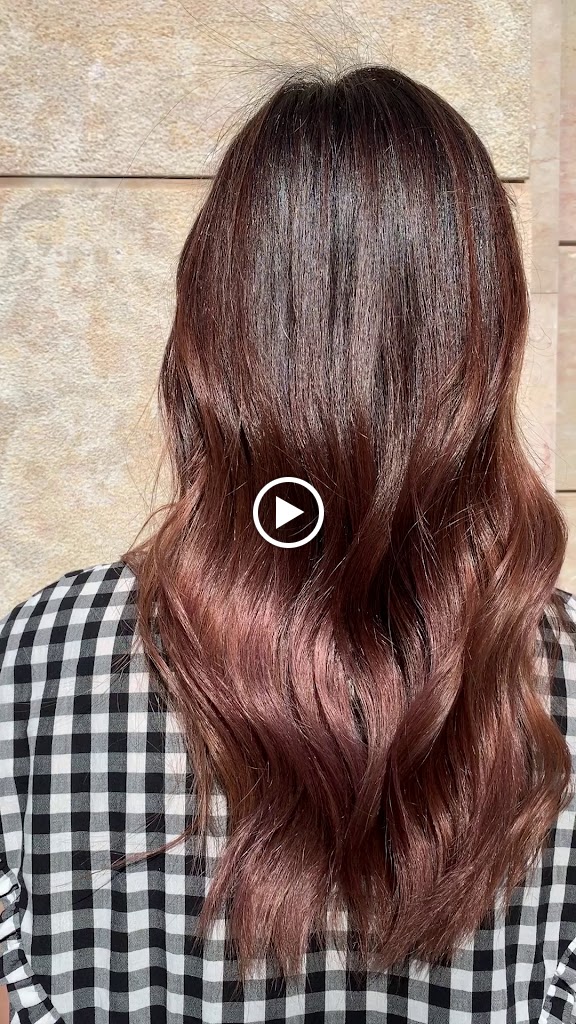 Pilar Ferrer Peluqueria y Estetica Moncada — Videos