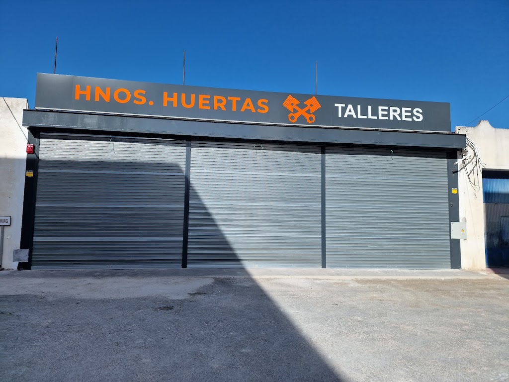 Talleres Hnos Huertas — Exterior