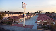 Diamond Bell Inn & Suites