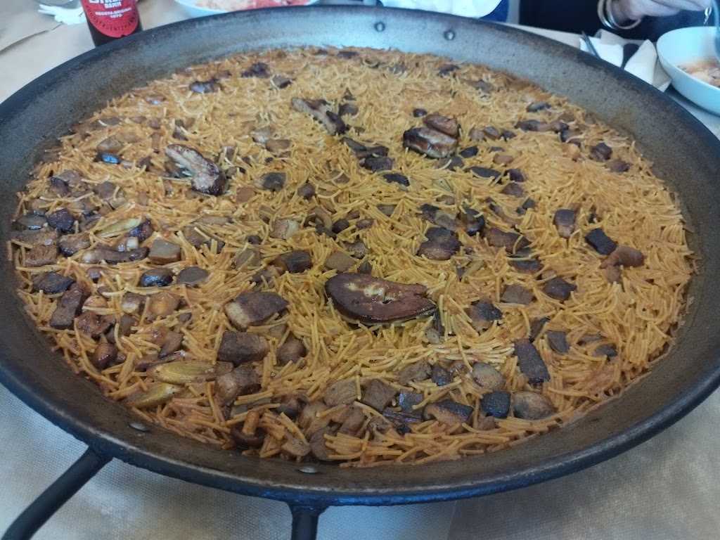 Arroceria sangonera — Comida y bebida