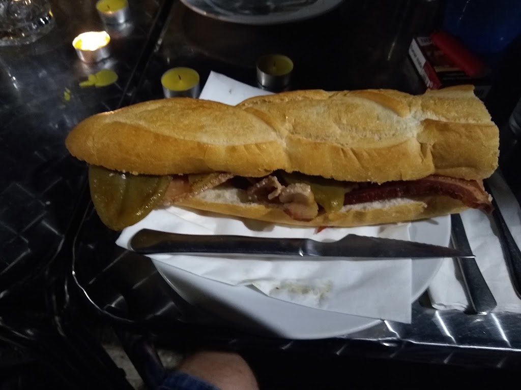Bar El Fogon — Comida y bebida