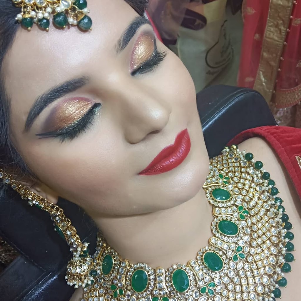 Honey Beauty Salon Institute Regd