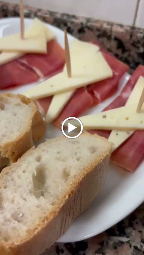 Cafe Bar Infinito — Videos