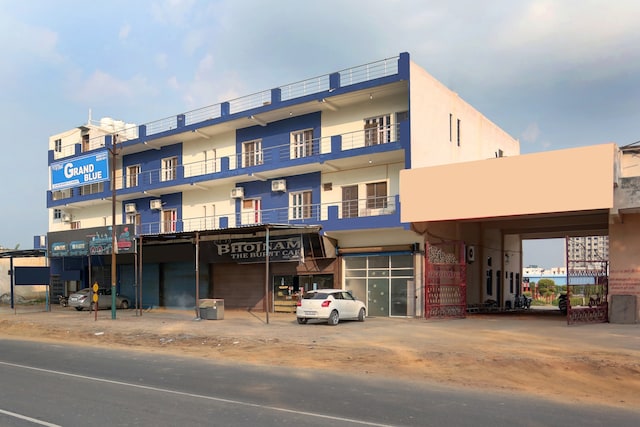 Spot On Hotel Grand Blue