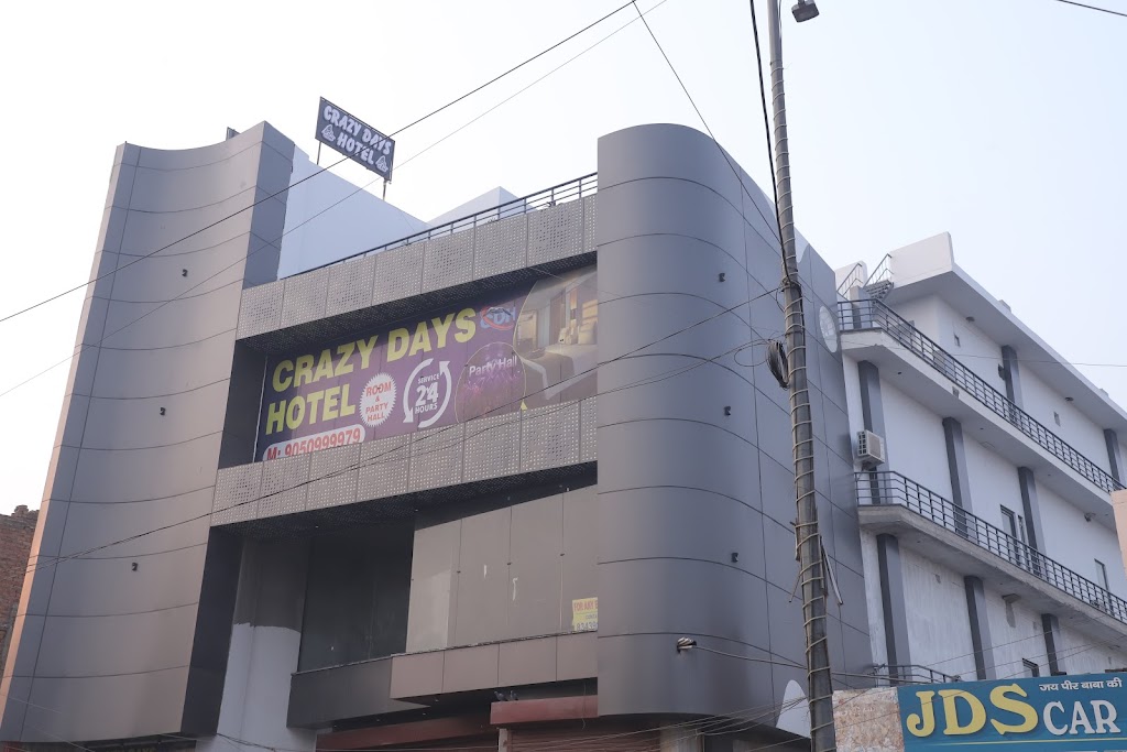 Crazy Days Hotel
