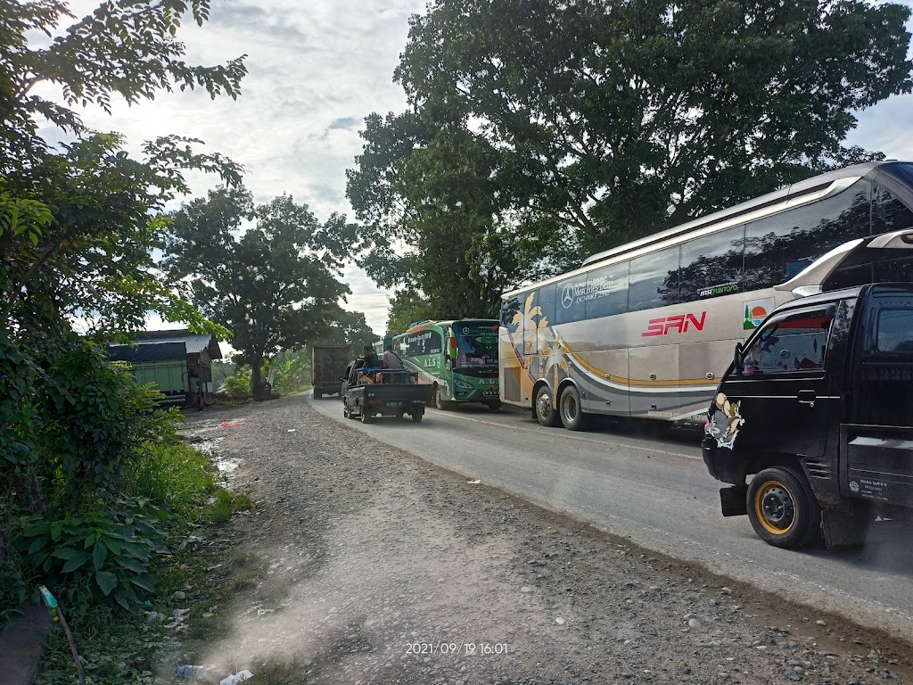 Tambal ban pematang motor