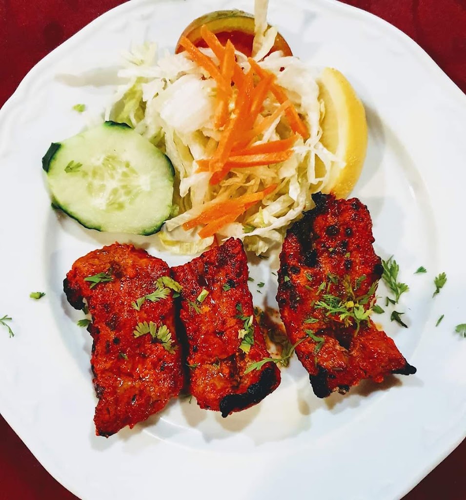 Mount Everest Restaurant — Comida y bebida