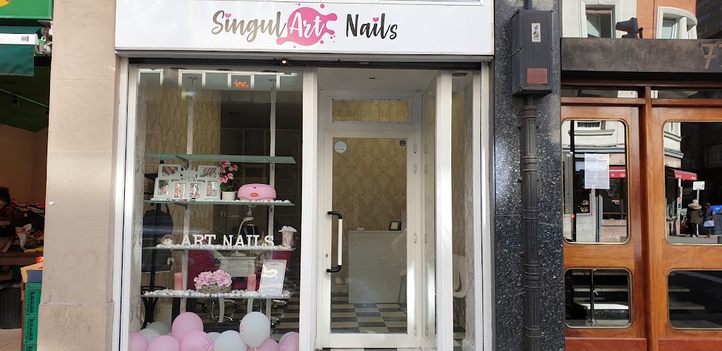 SingulArt Nails — Exterior