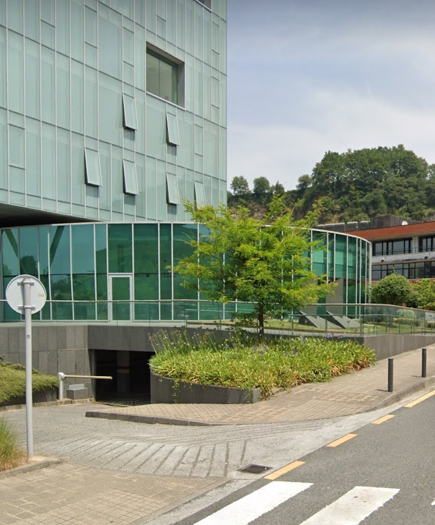 Parking Edificio ZAISA