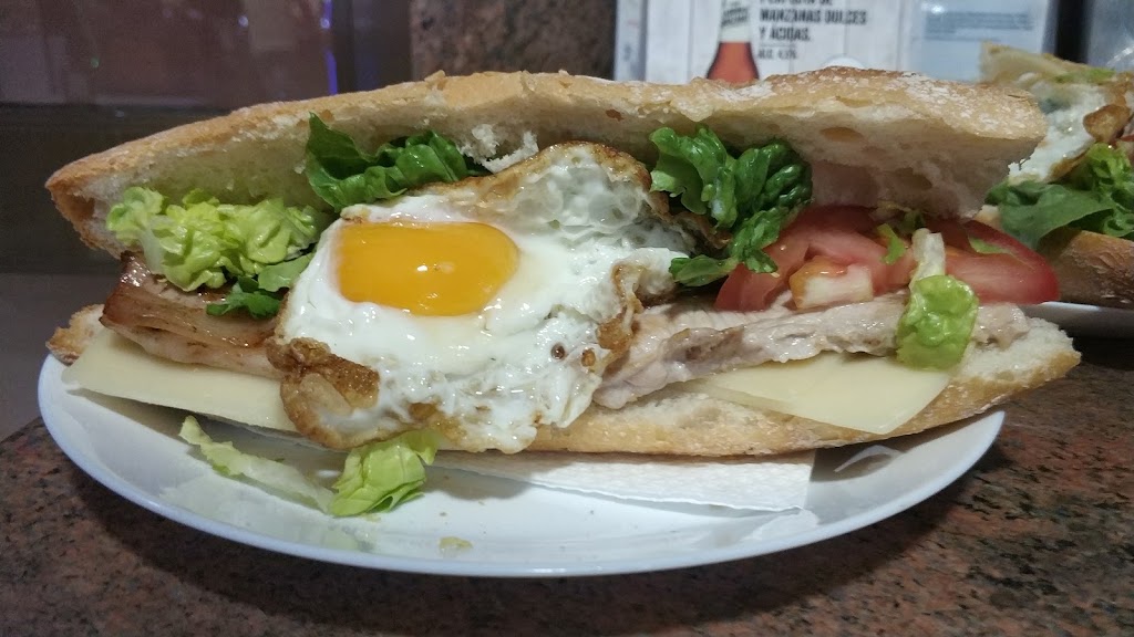 BAR L'HORTA — Comida y bebida