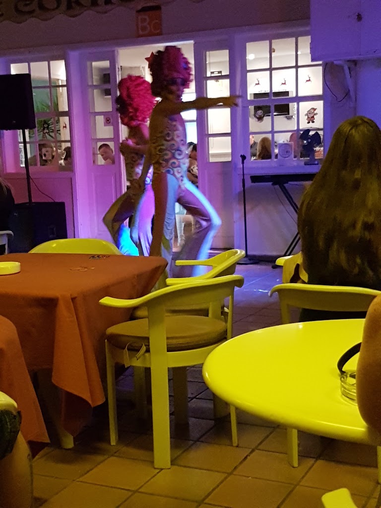 Corner Bar — Ambiente
