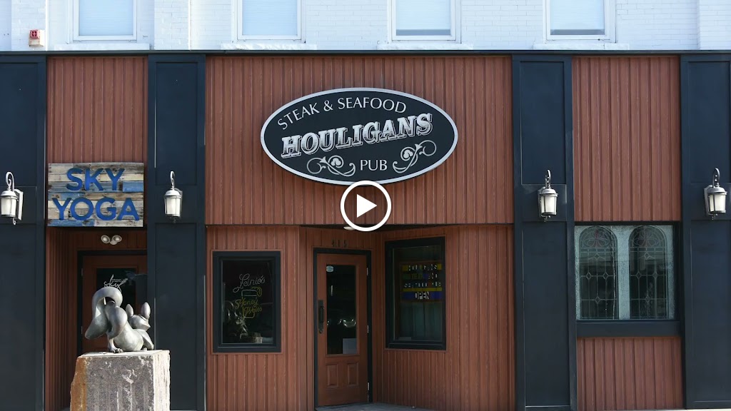  Houligans Steak & Seafood Pub