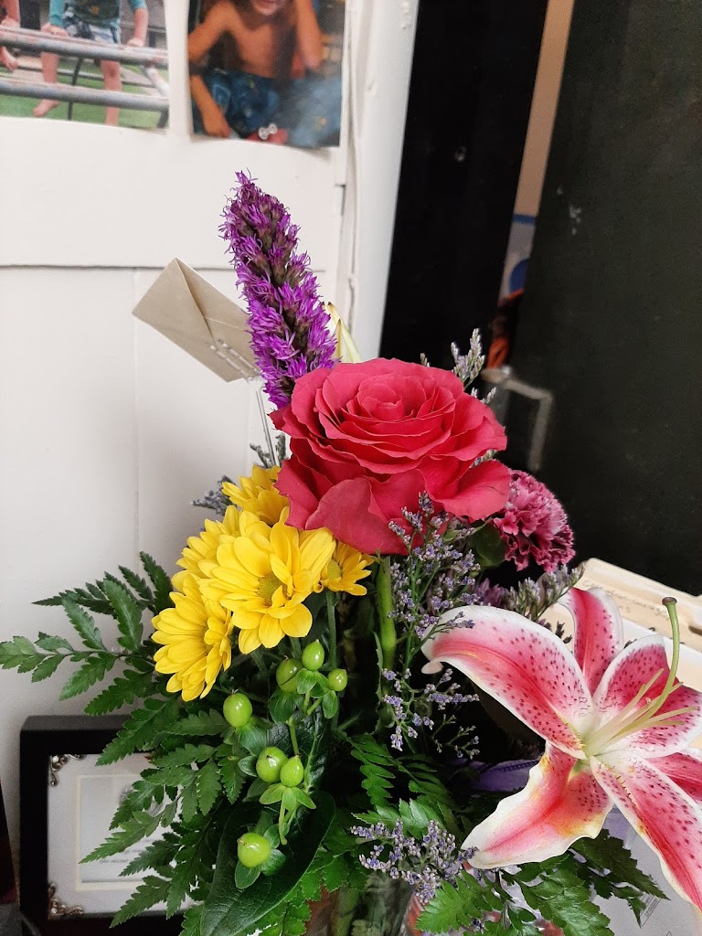 Buzy Bee Flowers And Gifts