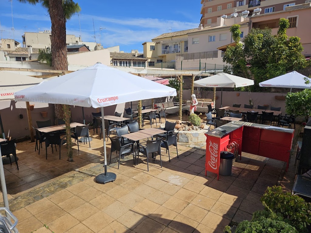 Bar por su gracia — Ambiente