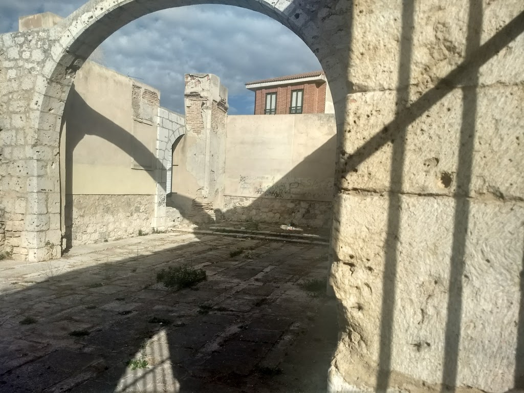 Iglesia de Santiago (restos)