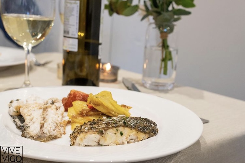 Restaurante Amares Tapas e Peixes — Comida y bebida