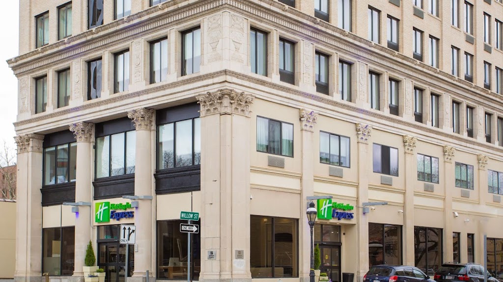 Holiday Inn Express Springfield Downtown, an IHG Hotel