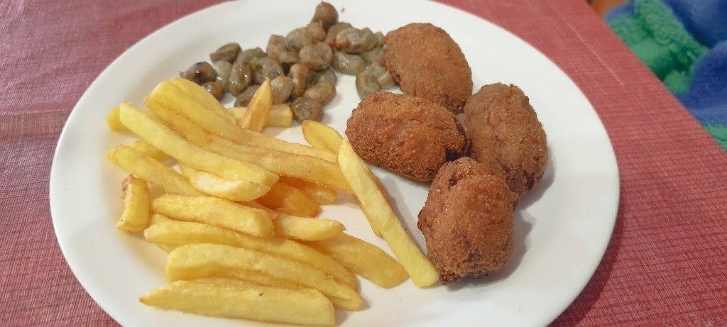 Centro Aragones - Bar Restaurante — Comida y bebida
