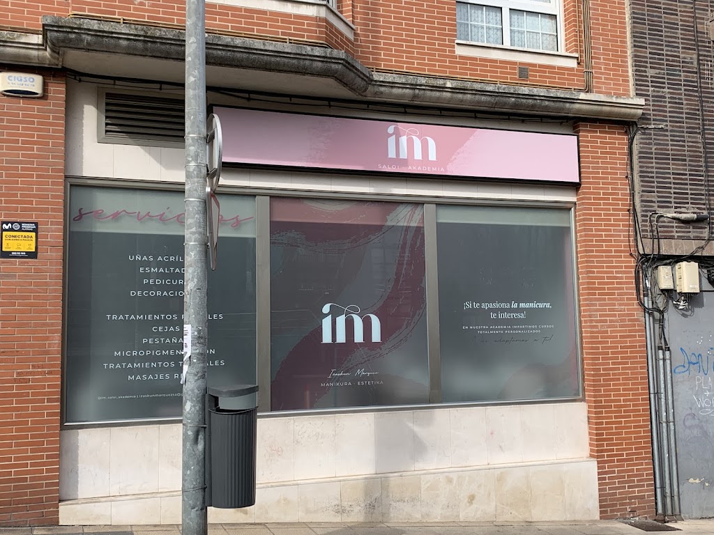 Izaskun Marquez Saloi Akademia Centro de Estetica — Exterior