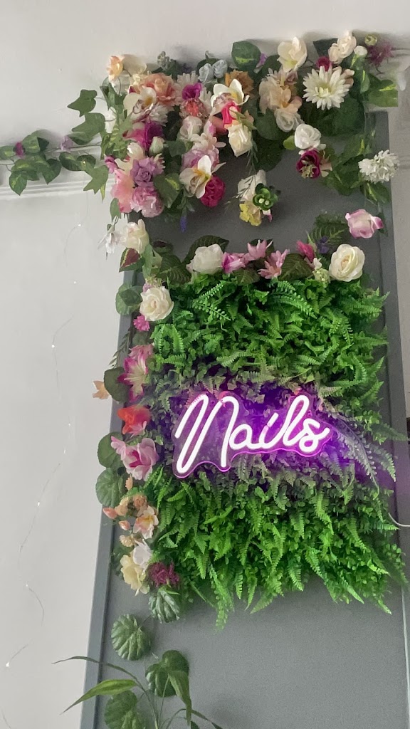 Salon de unas by Nikoletta Kiss