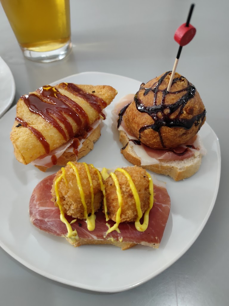 Ekia Taberna — Comida y bebida